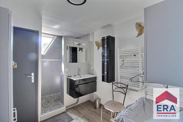 Maison 159m²  et gite de 100m² avec piscine et 927m² de terrain!