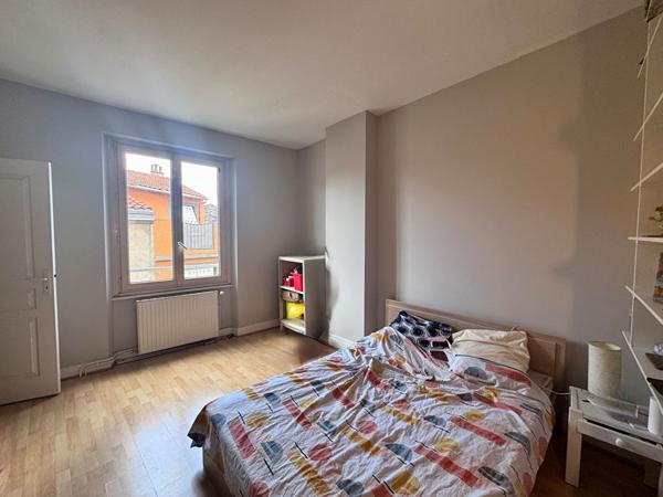 Maison de bourg MOZAC, 4 chambres, balcon, cuvage, caves et garage