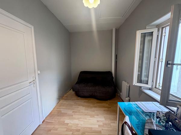 Maison de bourg MOZAC, 4 chambres, balcon, cuvage, caves et garage