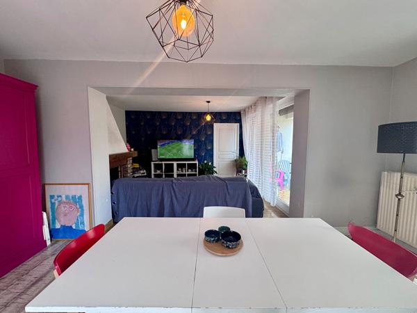 Maison de bourg MOZAC, 4 chambres, balcon, cuvage, caves et garage