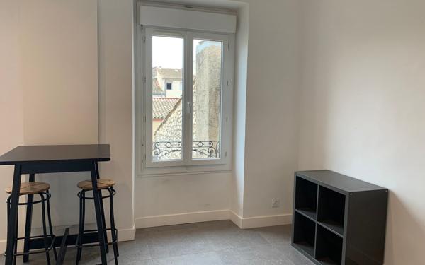 Appartement à louer    2 pièces • 46,75 m2 Nîmes