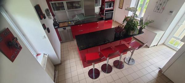 Maison de caractère + grange +piscine+ préau de 66m2 chauffé
