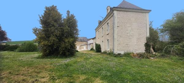 Maison de caractère + grange +piscine+ préau de 66m2 chauffé