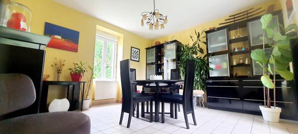 Maison de caractère + grange +piscine+ préau de 66m2 chauffé
