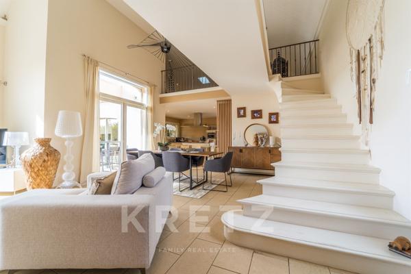 Mas d’architecte avec piscine à débordement aux portes de Béziers