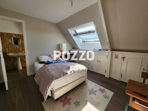 Ensemble immobilier avec maison familiale, appartement loué et terrain constructible à Tourlaville CHERBOURG EN COTENTIN