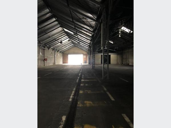 Entrepôt à Louer à LILLE 9583 €