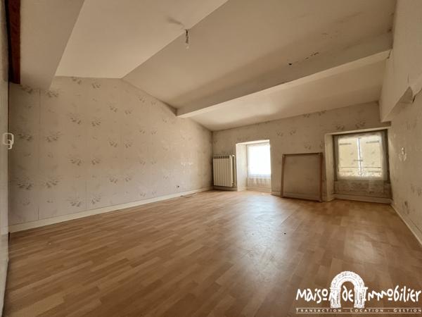 Vente Maison familiale - 6 chambres - 169 m² - MERPINS Portes de COGNAC