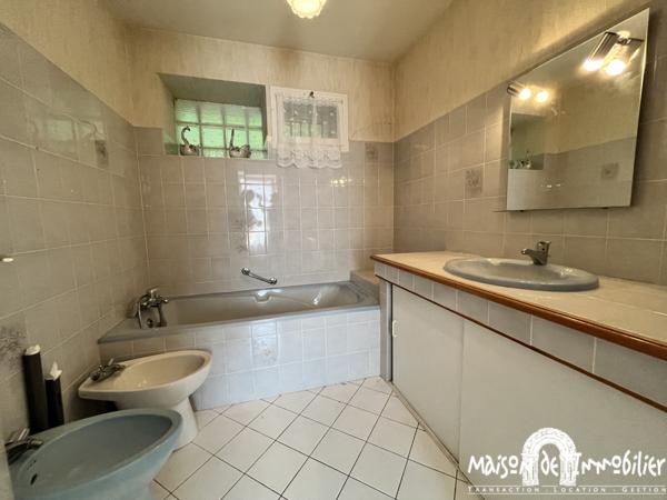 Vente Maison familiale - 6 chambres - 169 m² - MERPINS Portes de COGNAC