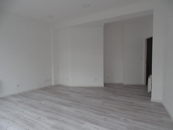 Location local commercial Chauny - 1 pièce(s) - 34 m² - 823 €/mois