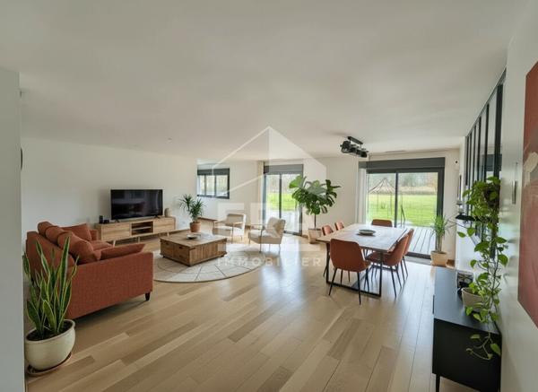 Maison individuelle récente à vendre à Villefranche de Lonchat  Montpon menesterol Saint seurin sur l'isle
