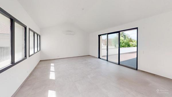 LOFT Rècement Aménagé de 160m2 avec Terrasse de 40m2