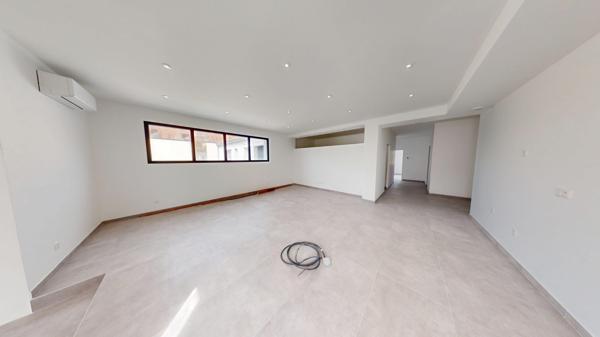 LOFT Rècement Aménagé de 160m2 avec Terrasse de 40m2