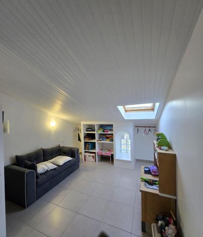 MAISON FAMILIALE AVEC 2 DEPENDANCES