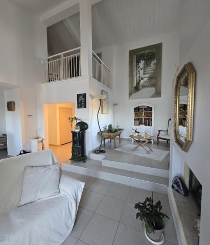 MAISON FAMILIALE AVEC 2 DEPENDANCES
