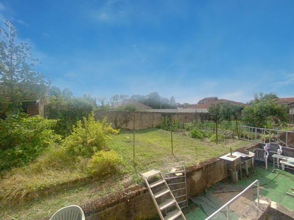 Appartement avec Jardin , cave et grenier