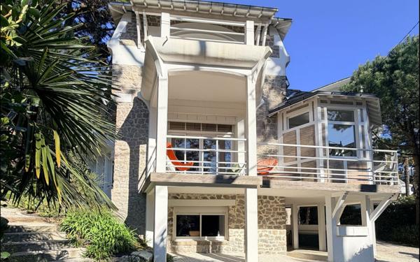 Maison à vendre    7 pièces •  La Baule-Escoublac