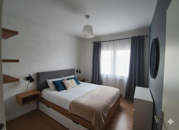 Maison de ville avec garage et exterieur