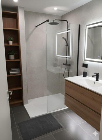 Maison de ville avec garage et exterieur