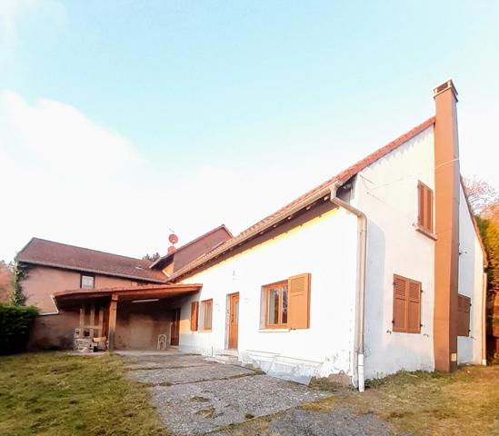 maison d'environ 130 m², 6 pièces dont 4 chambres , terrain 7.4 ares