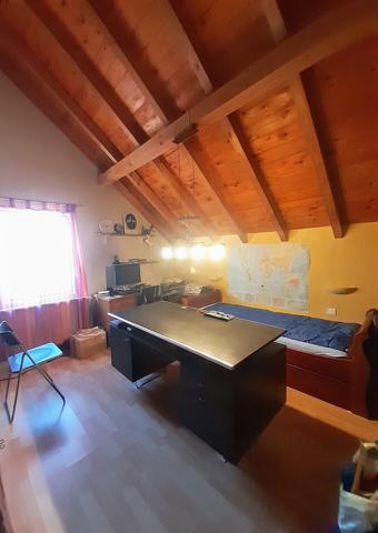 maison d'environ 130 m², 6 pièces dont 4 chambres , terrain 7.4 ares