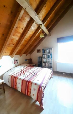 maison d'environ 130 m², 6 pièces dont 4 chambres , terrain 7.4 ares