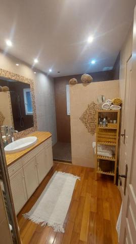 VILLA Sete 4 pièce(s) 117 m2