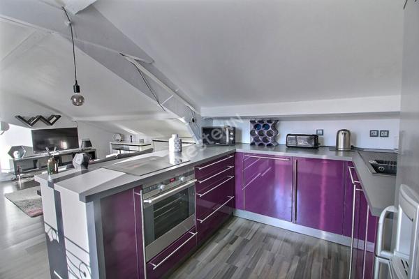 2 pièces ,31 m² Carrez / 57 m² au sol, pièce supplémentaire ( bureau / chambre)