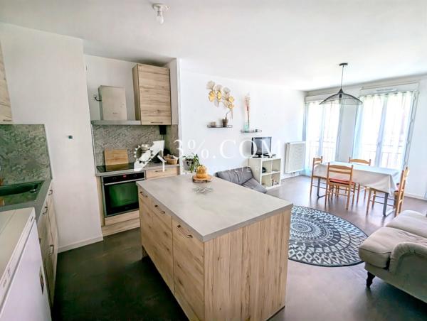 Appartement
                                                                                                                                                                                                                                                                                                                        4 pièce(s)                                                                                                                                                                                                          3 chambre(s)                                                                                                                                                                                                          80  m²