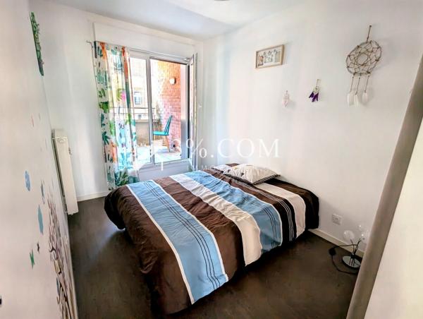 Appartement
                                                                                                                                                                                                                                                                                                                        4 pièce(s)                                                                                                                                                                                                          3 chambre(s)                                                                                                                                                                                                          80  m²