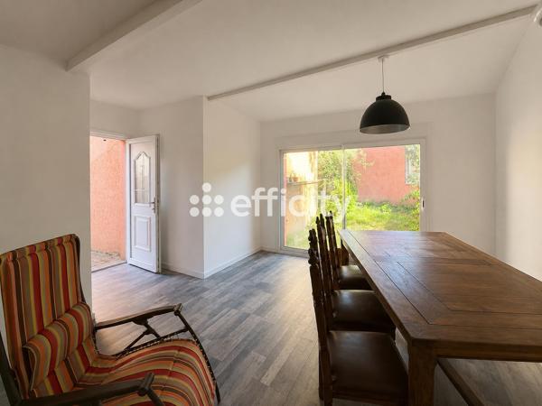 Maison
         5 pièces
        - 172 m² Bien prestige 836 000 € *