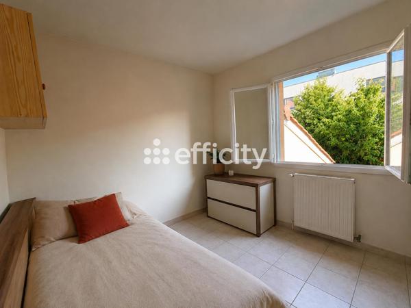 Maison
         5 pièces
        - 172 m² Bien prestige 836 000 € *