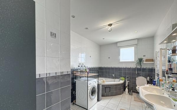 Maison
         8 pièces
        - 309 m² Bien prestige 467 000 € *