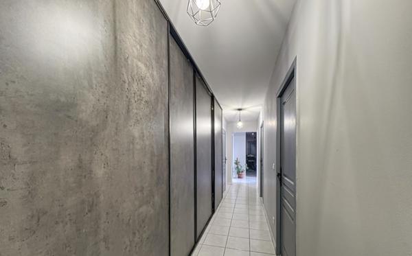 Maison
         8 pièces
        - 309 m² Bien prestige 467 000 € *