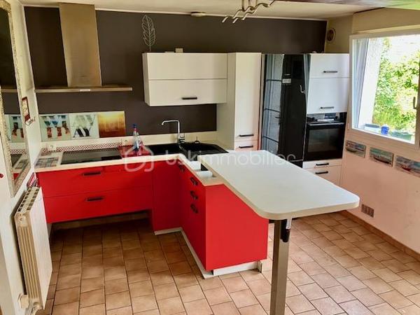 Cette STARLETTE CALAISIENNE est en tête d'AFFICHE des sites d'annonces immobilières !

C'est en 1997, qu'elle a élu domicile dans un quartier et une rue très CALME de CALAIS, proche des COMMERCES de proximité, des ECOLES, COLLEGES, LYCEES, et des AXES RAPIDES de l'A16 ( Fréthun, Boulogne, Gravelines, Dunkerque ).
Pour parfaire aux stationnements de ses nombreuses voitures, motos et vélos, elle s'est fait aménager un très GRAND GARAGE de 60 m2.
Vous pourrez aussi y installer l'atelier de bricolage dont vous avez rêvé.
Pour parfaire à son SEXAPPEAL, elle a fait rénover l'ensemble de ses menuiseries extérieures et intérieures...ELLE EST TOUTE BELLE POUR JOUER SON NOUVEAU RÔLE !

Sa JOLIE PORTE s'ouvre, et elle vous fait découvrir son univers et sa MISE EN SCENE de PLAIN-PIED ( Elle ne montera que les marches du Festival de Cannes ). 
En RDC elle vous propose son HALL et son couloir de distribution, son SALON / SEJOUR ( avec cheminée et insert à bois ), sa CUISINE ( entièrement équipée ), sa SALLE d'EAU ( douche, vasque, sèche-serviette, et point lingerie ), sa commodité d'aisance ( wc indépendant ), 4 BELLES CHAMBRES ( dont une avec un DRESSING de STAR ), et un SECOND GRAND SALON ( avec une baie vitrée donnant sur terrasse, équipée d'un store ) et s'ouvrant par une porte sécurisée sur son garage.

En extérieur, une petite REMISE sera idéale pour ranger la tondeuse et le matériel de jardinage.

AVEC AUTANT D'ARGUMENTS DANS SON SCENARIO, ELLE EST VRAIMENT EN PHASE DE SEDUCTION !

Pour parfaire aux belles journées d'été, elle dispose d'une TERRASSE et d'un JARDIN clôturé sur 385 m2, parfaitement exposé SUD / OUEST, afin de BRILLER sous les SUN-LIGHTS de Calais...Nous sommes toutefois dans les Hauts de France, et il ne faut pas trop rêver...Quoique le temps change. 
Dans son SCENARIO, elle a prévue de mémorables BARBECUE en famille, de Festives Soirées Blanches Calaisiennes, des séances de bronzage SANS VIS-à-VIS, et la culture d'un petit POTAGER BIO ( histoire de rester en bonne santé )

Ses ASPECTS TECHNIQUES : 
Elle est raccordée au tout à l'égout, la toiture est en parfait état, les pignons et façades sont bien entretenus, la CHAUDIERE à PELLET ( avec SILO ) est NEUVE, les MENUISERIRES sont en PVC ( Bi-Matières ) DV / OB + VOLETS ROULANTS électriques, le CHAUFFAGE est par radiateurs, l'eau chaude est produite par ballon thermodynamique ( le top ), L'ISOLATION est CORRECTE ( Classement énergétique en D ), les PORTES intérieures sont à fermetures magnétiques ( sans gâches et charnières invisibles...Le must ), et la cheminée vous fera vivre un remake des FEUX de L'AMOUR, pour les belles soirées d'hiver...C'EST VRAIMENT LA STAR du MOMENT !

Les NOTIONS ECONOMIQUES :
La taxe foncière est de seulement 1436 euros, et elle maîtrise parfaitement ses dépenses énergétiques ( Pellet, Bois ). 
Pour parfaire à ses ATOURS, son imprésario a limité son CACHET !

Le SECTEUR est TRANQUILLE, la MAISON est SAINE, les ASPECTS TECHNIQUES sont OPTIMALS, elle vous propose 4 CHAMBRES, un JARDIN exposé SUD / OUEST, des prestations techniques de qualité...JE VOUS CONSEILLE DE VITE RESERVER UNE PLACE POUR UNE VISITE et une PROJECTION !

Vous souhaitez qu'elle participe à l'épanouissement de votre belle famille ?
Il faut juste m'appeler...Gilles O6 3O 89 OO O8, créateur de belles rencontres et de bonnes émotions immobilières. 

Je vous invite à visiter mon site : BSK gilles fourrier ( à consommer sans modération )

Pour des acquéreurs potentiels,  nous sommes en recherche de biens immobiliers à vendre sur l'ensemble des Hauts de France ! 
N'hésitez pas à nous consulter pour la vente d'une maison,  d'un appartement,  d'un immeuble,  d'un fonds de commerce...Nous pourrons vous OFFRIR votre ESTIMATION,  et vous présenter les particularités de nos actions commerciales,  qui transforment nos ventes en de très belles réussites immobilières.