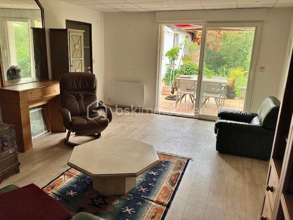 Cette STARLETTE CALAISIENNE est en tête d'AFFICHE des sites d'annonces immobilières !

C'est en 1997, qu'elle a élu domicile dans un quartier et une rue très CALME de CALAIS, proche des COMMERCES de proximité, des ECOLES, COLLEGES, LYCEES, et des AXES RAPIDES de l'A16 ( Fréthun, Boulogne, Gravelines, Dunkerque ).
Pour parfaire aux stationnements de ses nombreuses voitures, motos et vélos, elle s'est fait aménager un très GRAND GARAGE de 60 m2.
Vous pourrez aussi y installer l'atelier de bricolage dont vous avez rêvé.
Pour parfaire à son SEXAPPEAL, elle a fait rénover l'ensemble de ses menuiseries extérieures et intérieures...ELLE EST TOUTE BELLE POUR JOUER SON NOUVEAU RÔLE !

Sa JOLIE PORTE s'ouvre, et elle vous fait découvrir son univers et sa MISE EN SCENE de PLAIN-PIED ( Elle ne montera que les marches du Festival de Cannes ). 
En RDC elle vous propose son HALL et son couloir de distribution, son SALON / SEJOUR ( avec cheminée et insert à bois ), sa CUISINE ( entièrement équipée ), sa SALLE d'EAU ( douche, vasque, sèche-serviette, et point lingerie ), sa commodité d'aisance ( wc indépendant ), 4 BELLES CHAMBRES ( dont une avec un DRESSING de STAR ), et un SECOND GRAND SALON ( avec une baie vitrée donnant sur terrasse, équipée d'un store ) et s'ouvrant par une porte sécurisée sur son garage.

En extérieur, une petite REMISE sera idéale pour ranger la tondeuse et le matériel de jardinage.

AVEC AUTANT D'ARGUMENTS DANS SON SCENARIO, ELLE EST VRAIMENT EN PHASE DE SEDUCTION !

Pour parfaire aux belles journées d'été, elle dispose d'une TERRASSE et d'un JARDIN clôturé sur 385 m2, parfaitement exposé SUD / OUEST, afin de BRILLER sous les SUN-LIGHTS de Calais...Nous sommes toutefois dans les Hauts de France, et il ne faut pas trop rêver...Quoique le temps change. 
Dans son SCENARIO, elle a prévue de mémorables BARBECUE en famille, de Festives Soirées Blanches Calaisiennes, des séances de bronzage SANS VIS-à-VIS, et la culture d'un petit POTAGER BIO ( histoire de rester en bonne santé )

Ses ASPECTS TECHNIQUES : 
Elle est raccordée au tout à l'égout, la toiture est en parfait état, les pignons et façades sont bien entretenus, la CHAUDIERE à PELLET ( avec SILO ) est NEUVE, les MENUISERIRES sont en PVC ( Bi-Matières ) DV / OB + VOLETS ROULANTS électriques, le CHAUFFAGE est par radiateurs, l'eau chaude est produite par ballon thermodynamique ( le top ), L'ISOLATION est CORRECTE ( Classement énergétique en D ), les PORTES intérieures sont à fermetures magnétiques ( sans gâches et charnières invisibles...Le must ), et la cheminée vous fera vivre un remake des FEUX de L'AMOUR, pour les belles soirées d'hiver...C'EST VRAIMENT LA STAR du MOMENT !

Les NOTIONS ECONOMIQUES :
La taxe foncière est de seulement 1436 euros, et elle maîtrise parfaitement ses dépenses énergétiques ( Pellet, Bois ). 
Pour parfaire à ses ATOURS, son imprésario a limité son CACHET !

Le SECTEUR est TRANQUILLE, la MAISON est SAINE, les ASPECTS TECHNIQUES sont OPTIMALS, elle vous propose 4 CHAMBRES, un JARDIN exposé SUD / OUEST, des prestations techniques de qualité...JE VOUS CONSEILLE DE VITE RESERVER UNE PLACE POUR UNE VISITE et une PROJECTION !

Vous souhaitez qu'elle participe à l'épanouissement de votre belle famille ?
Il faut juste m'appeler...Gilles O6 3O 89 OO O8, créateur de belles rencontres et de bonnes émotions immobilières. 

Je vous invite à visiter mon site : BSK gilles fourrier ( à consommer sans modération )

Pour des acquéreurs potentiels,  nous sommes en recherche de biens immobiliers à vendre sur l'ensemble des Hauts de France ! 
N'hésitez pas à nous consulter pour la vente d'une maison,  d'un appartement,  d'un immeuble,  d'un fonds de commerce...Nous pourrons vous OFFRIR votre ESTIMATION,  et vous présenter les particularités de nos actions commerciales,  qui transforment nos ventes en de très belles réussites immobilières.