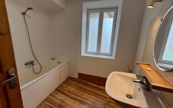 Maison à louer    4 pièces • 113 m2 Mende