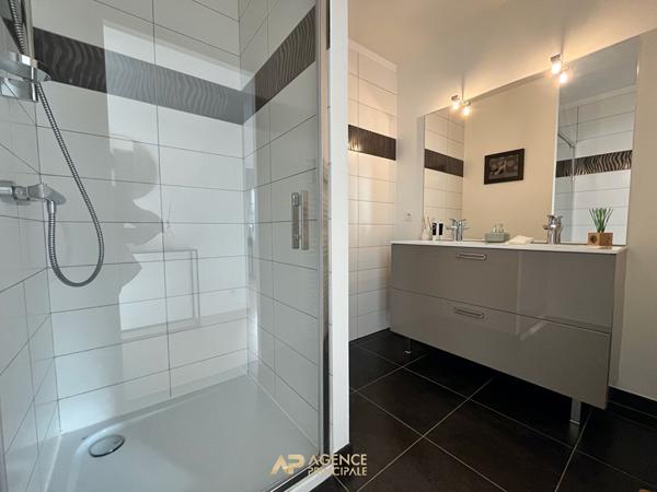 Appartement La Rochelle (LAFOND) 3 pièce(s) 63.59 m2 €399 000 ** - Référence AM663