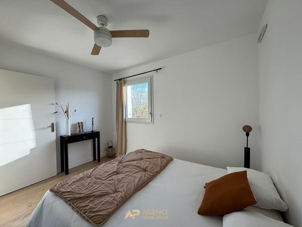 Appartement La Rochelle (LAFOND) 3 pièce(s) 63.59 m2 €399 000 ** - Référence AM663