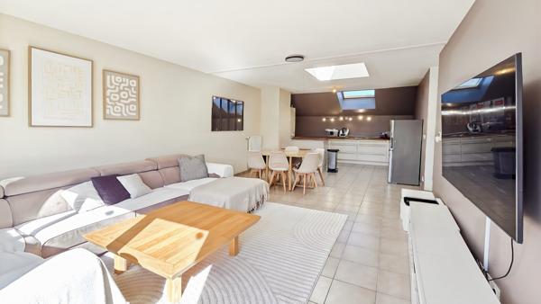 T4 lumineux – Dernier étage – Résidence récente et sécurisée – Emplacement stratégique