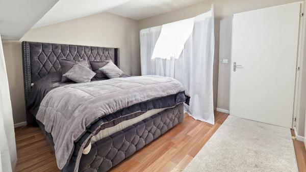 T4 lumineux – Dernier étage – Résidence récente et sécurisée – Emplacement stratégique