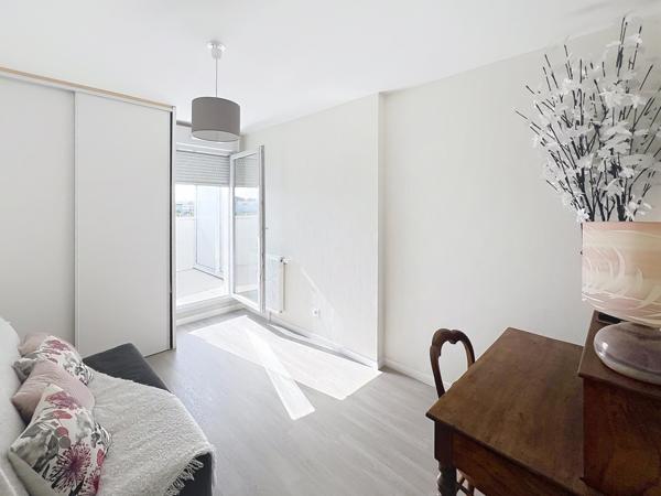 Élégance, confort et luminosité : découvrez ce superbe appartement avec grande terrasse au cœur de Bezannes.