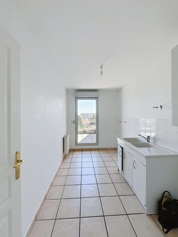 VILLEURBANNE - Appartement 4 pièces 77 m2 + Terrasse + garage double