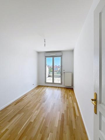 VILLEURBANNE - Appartement 4 pièces 77 m2 + Terrasse + garage double