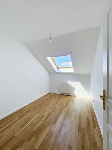 VILLEURBANNE - Appartement 4 pièces 77 m2 + Terrasse + garage double
