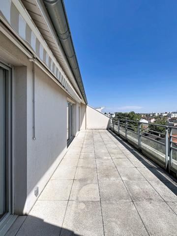 VILLEURBANNE - Appartement 4 pièces 77 m2 + Terrasse + garage double