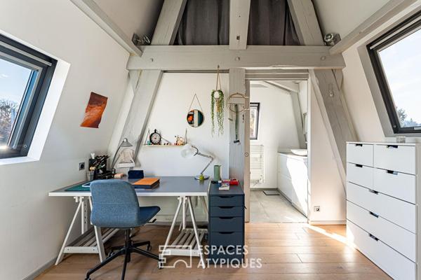 Appartement sous les toits du Château des Montalets à Meudon avec jardin partagé et vue sur Paris