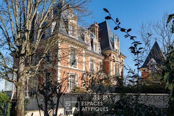 Appartement sous les toits du Château des Montalets à Meudon avec jardin partagé et vue sur Paris