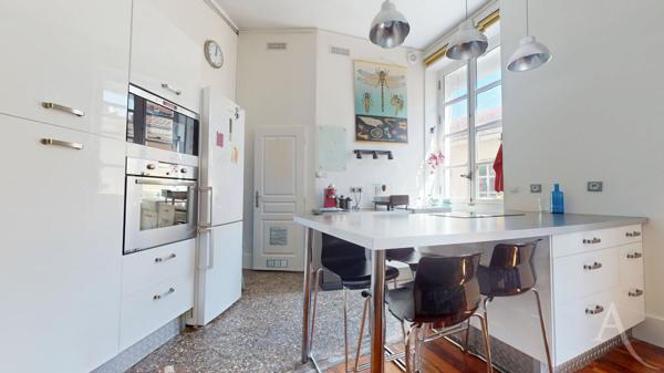 Appartement Musée de Grenoble 4 pièces 105.22 m2 3 chambres balcon