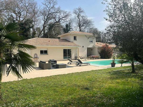 Maison Villenave d'Ornon 5 pièce(s) 190 m2